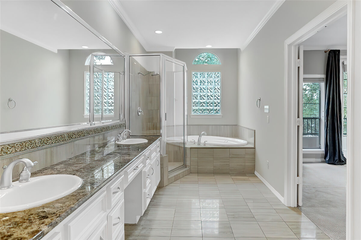 Traditional bathroom before virtual staging