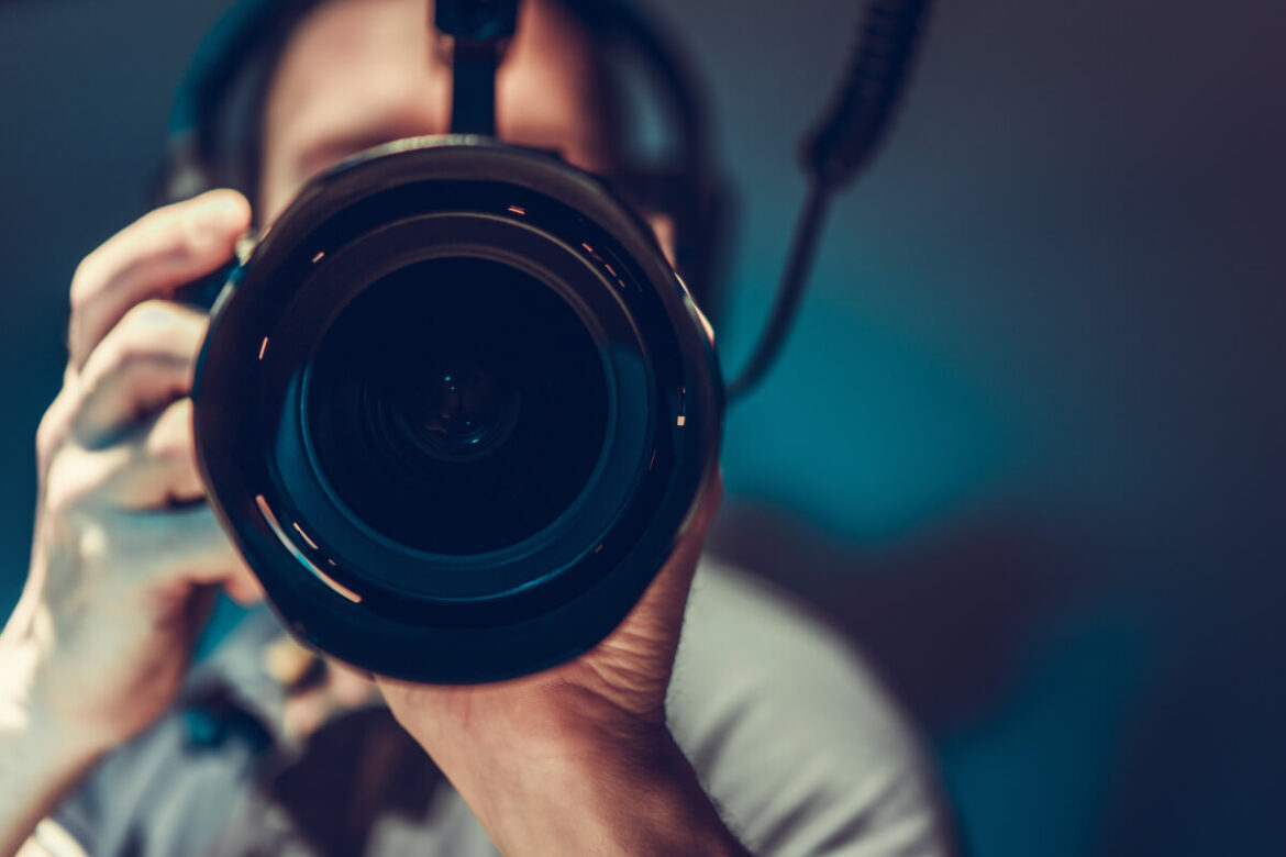 photographer-with-camera-2022-12-16-11-43-03-utc (1) (1) commercial real estate photography